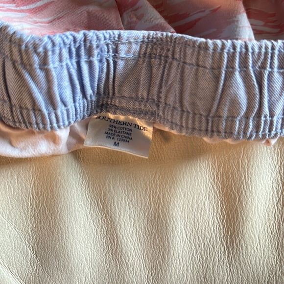 Southern Tide shorts - Picture 4 of 4